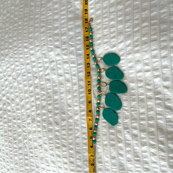 Chico’s green necklace like new. No defects, excellent shape. - Picture 2 of 4